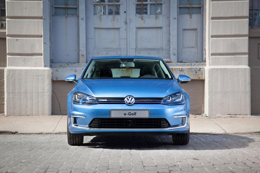  Volkswagen e-Golf 2015 года  (фото 2 из 7)